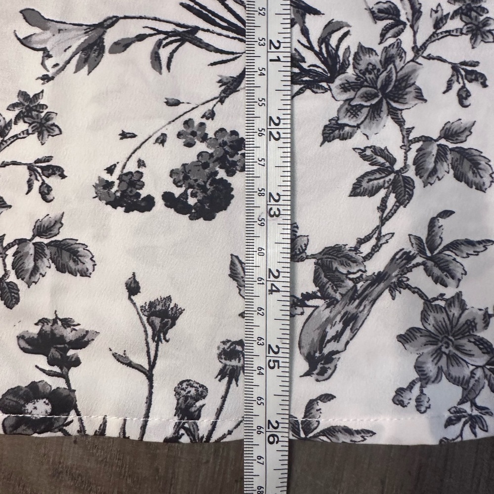NWT Violets & Roses Stitch Fix Floral Halter Tank Top Blouse Black White Size L - Picture 4 of 5